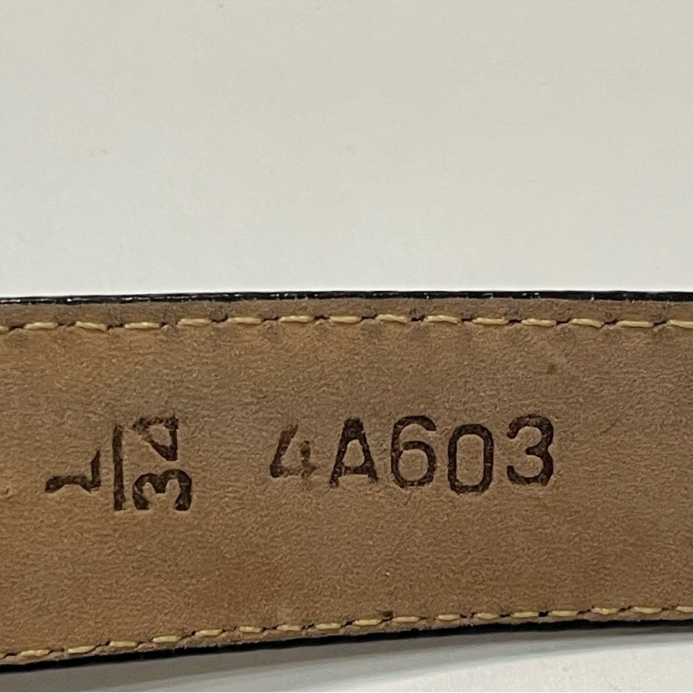 Brighton Ladies Leather Belt with Sleek Design. Pre-owned. Buckle has scratches. - Picture 5 of 11